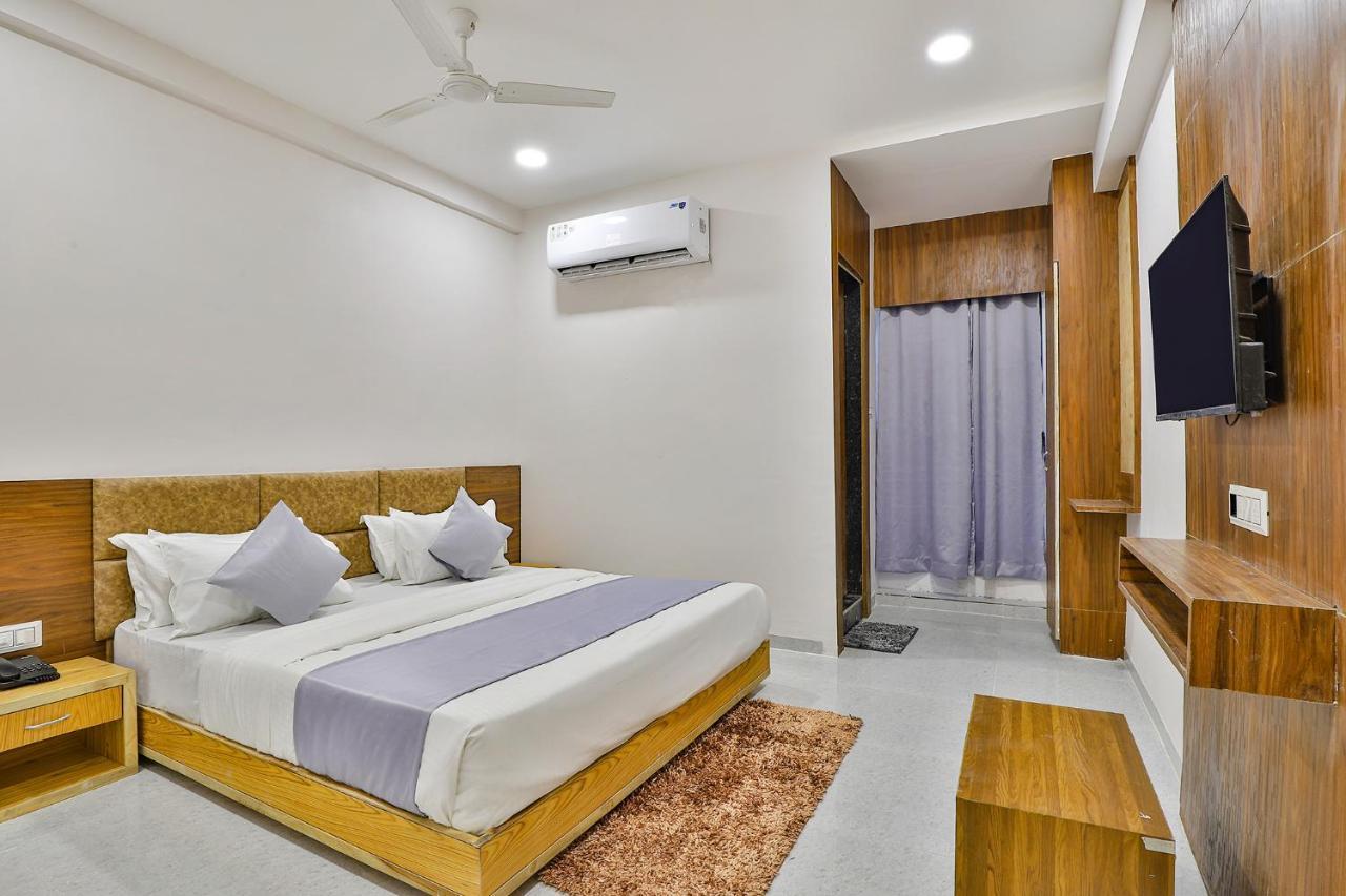 أحمد أباد Fabhotel Parkland A المظهر الخارجي الصورة